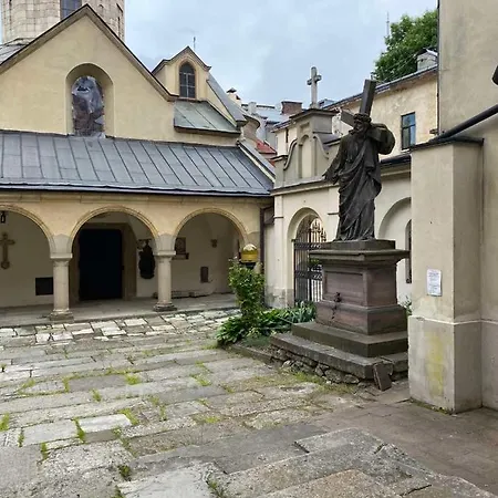 вірменська14 центр не далеко від ж д вокзалу звітні документи