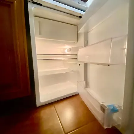 Apartamento вірменська14 центр не далеко від ж д вокзалу звітні документи *