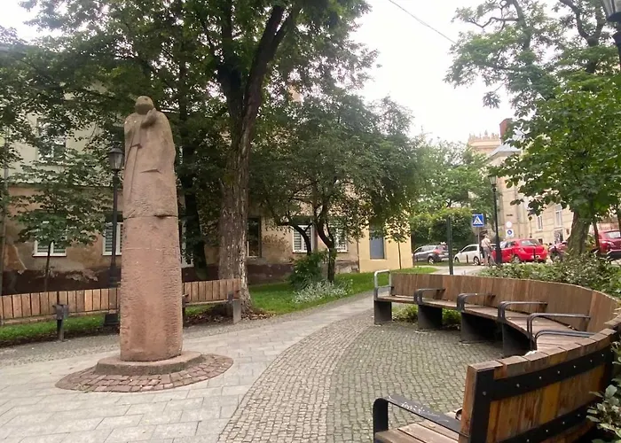 Apartamento вірменська14 центр не далеко від ж д вокзалу звітні документи *