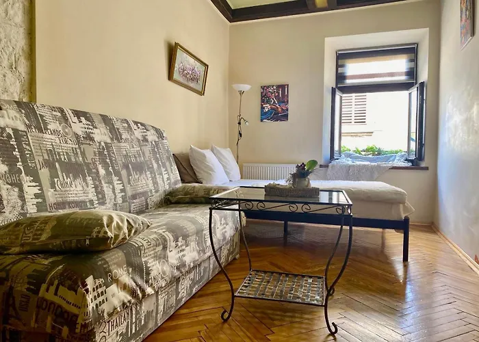 вірменська14 центр не далеко від ж д вокзалу звітні документи