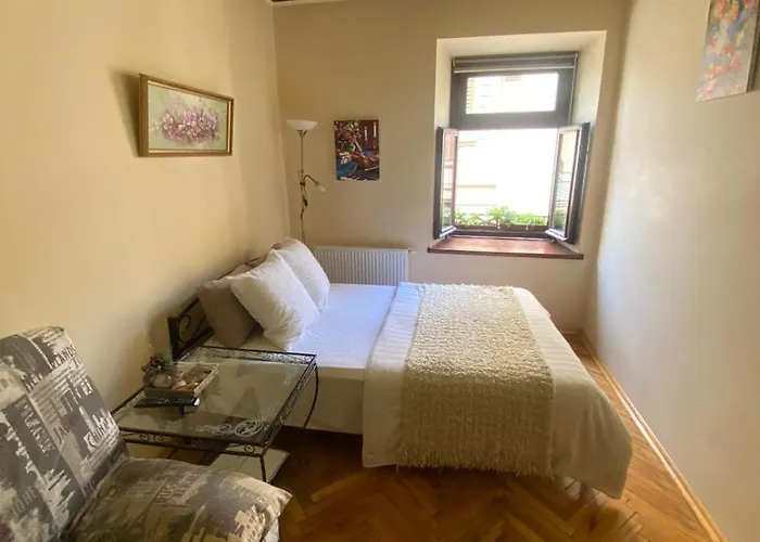 Apartamento вірменська14 центр не далеко від ж д вокзалу звітні документи