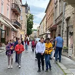 Appartement вірменська14 центр не далеко від ж д вокзалу звітні документи Lviv