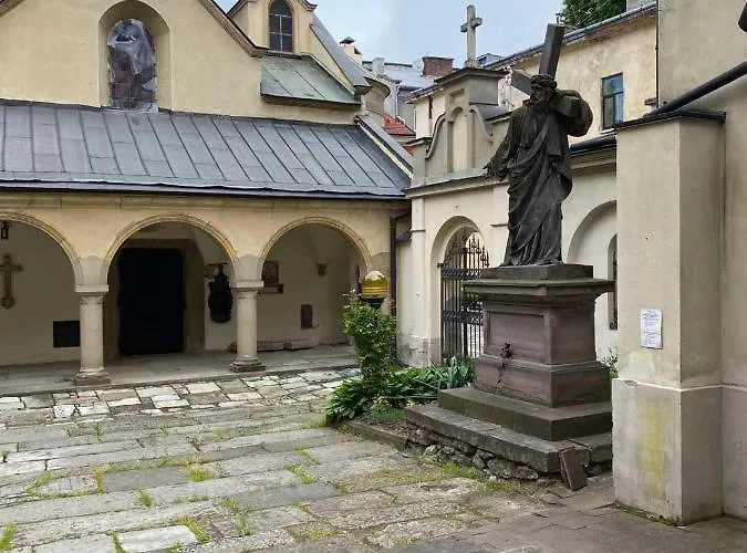 вірменська14 центр не далеко від ж д вокзалу звітні документи